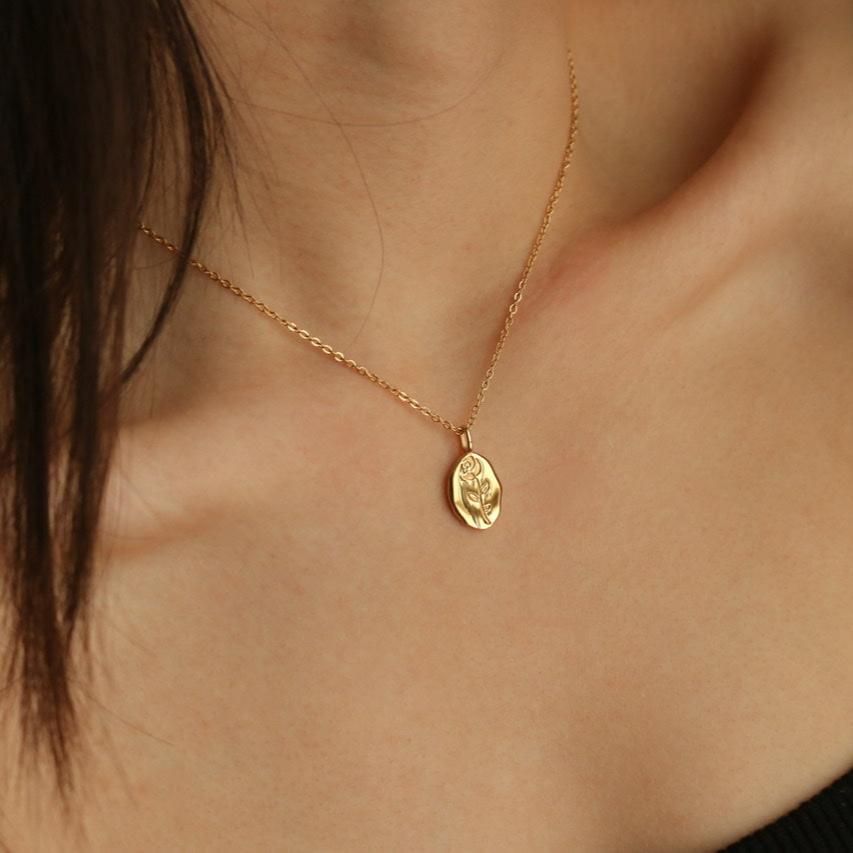 Rose 18k Necklace
