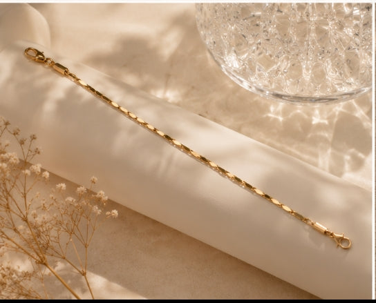 Lux Minimalistic Bracelet